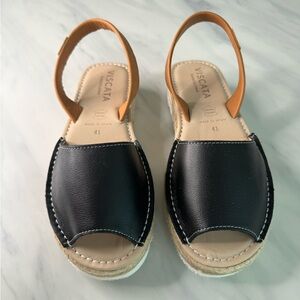 Women’s size 41 Viscata slip on wedges/sandals